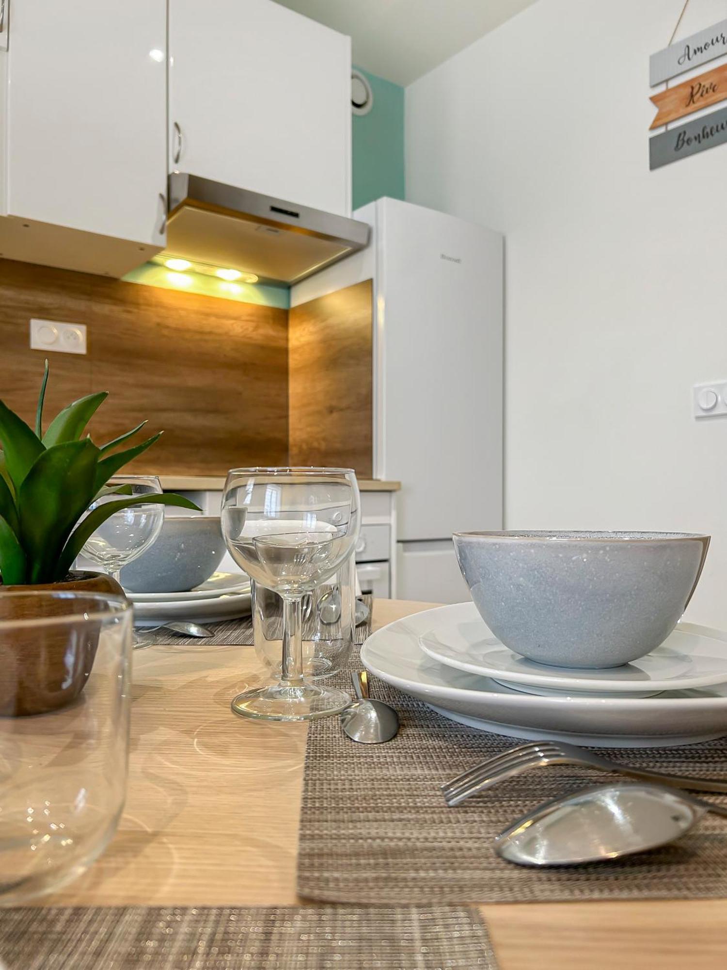 Appartement L'Atypique Hyper Centre Wifi Et Netflix Gratuit à Mayenne Extérieur photo