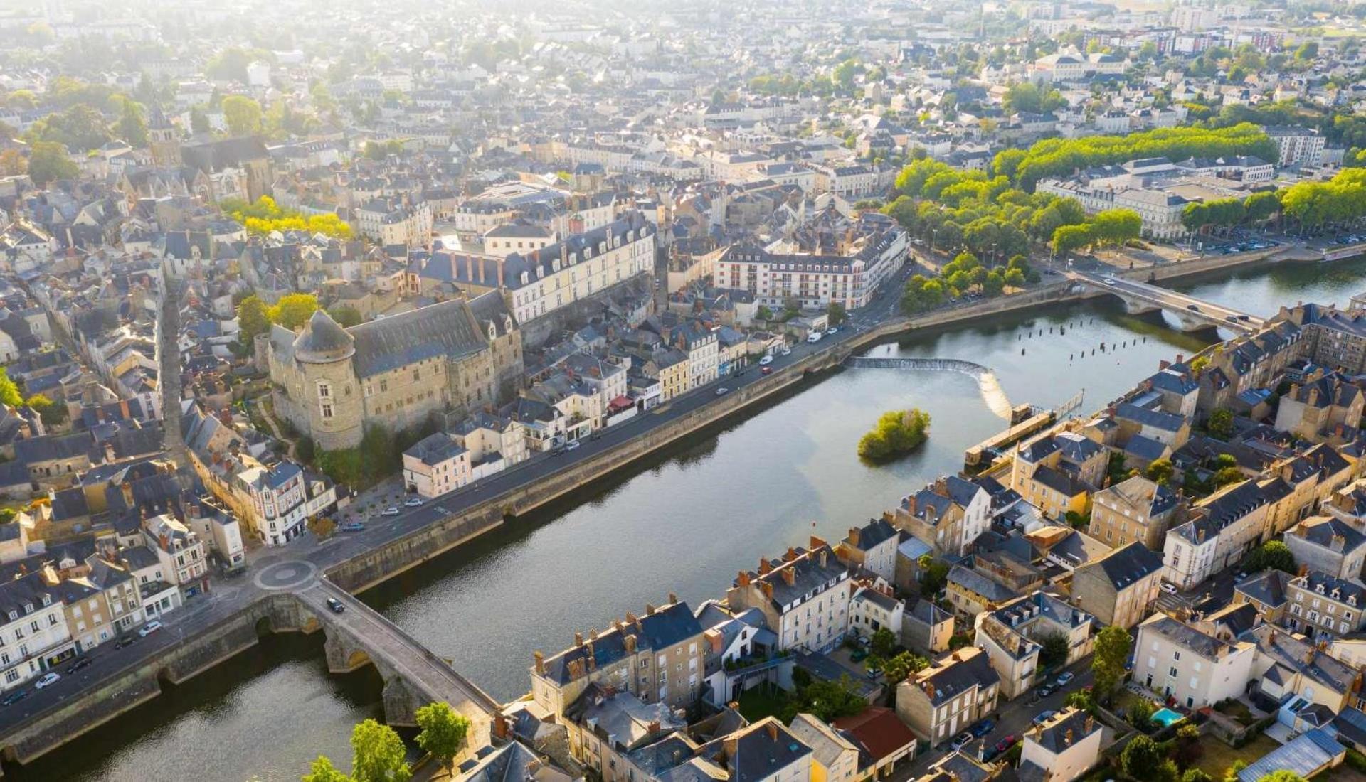 Appartement L'Atypique Hyper Centre Wifi Et Netflix Gratuit à Mayenne Extérieur photo